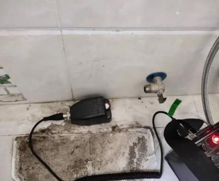 信阳市屋顶漏水维修公司分享下卫生间漏水的危害及解决方法